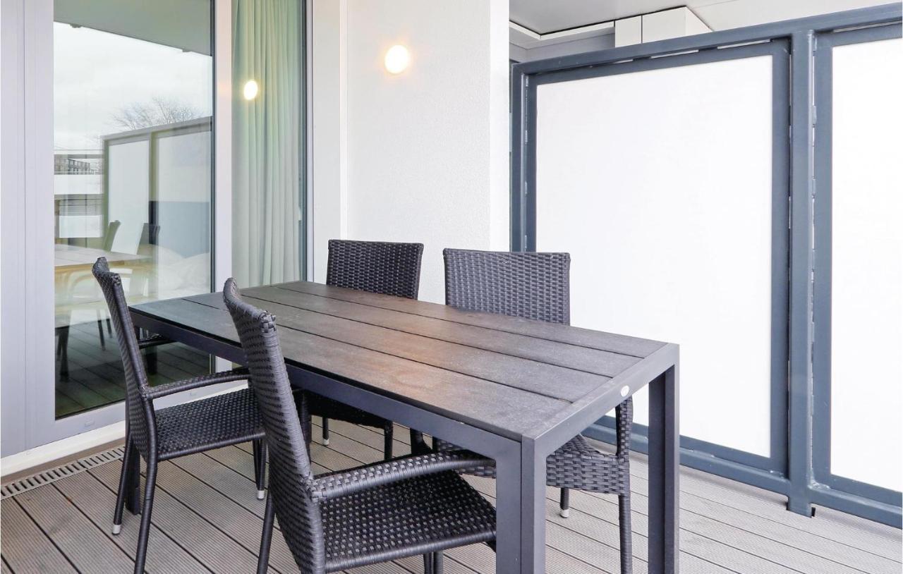 Cozy Apartment In Luebeck Travemuende With Kitchen Bagian luar foto